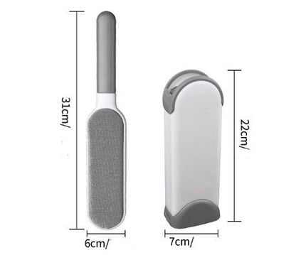 Escova removedora de pelos com alça cinza e suporte branco, medidas 31x6cm e 22x7cm