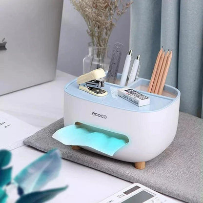 Dispensador multifuncional Ecoco branco e azul com porta lenço, porta caneta, lápis, régua, mini grampeador e borracha sobre mesa