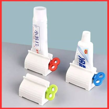 Rolos de plástico em branco com chaves coloridas para espremer tubos de pasta