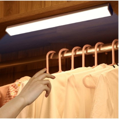 Lâmpada noturna LED com sensor de movimento sem fio USB recarregável